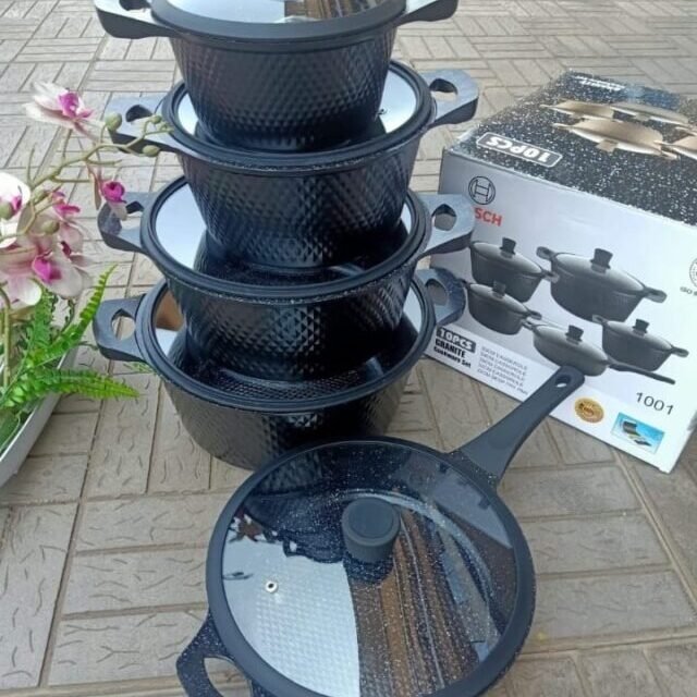 Bosch 10 pieces cookware with silicone covers